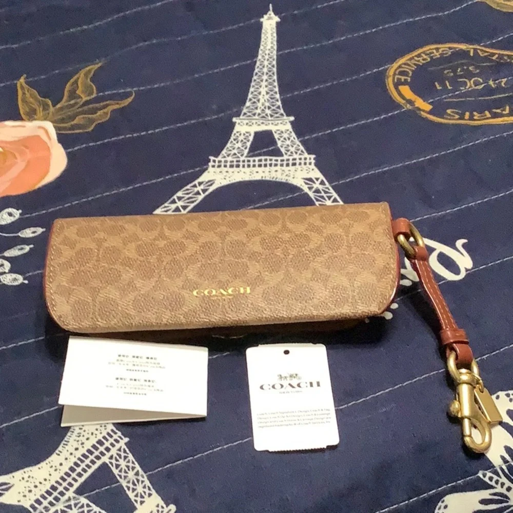 COACH SIGNATURE C EYEGLASS CASE - Picture 2 of 5